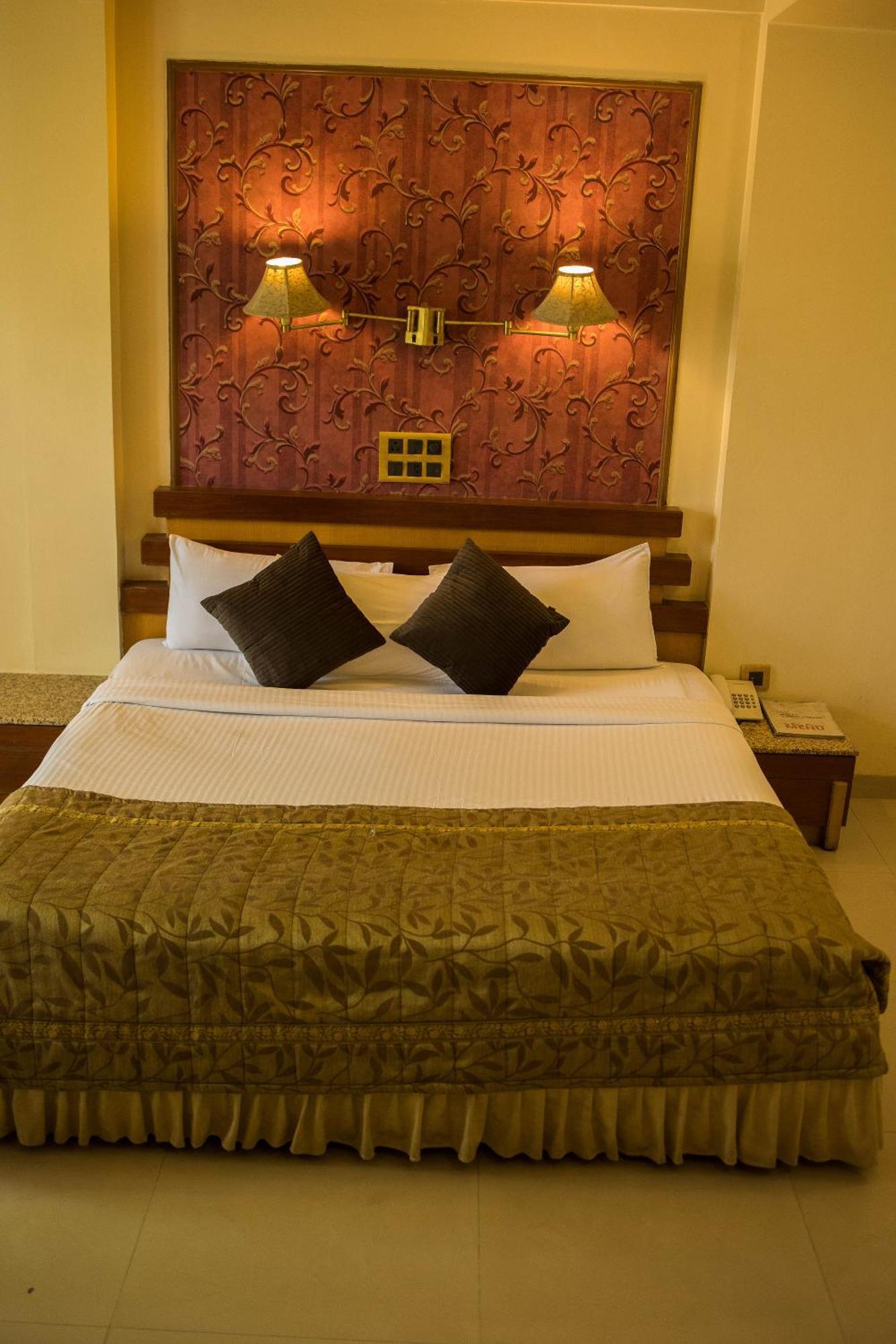 The Deccan Royaale Pune Exteriör bild